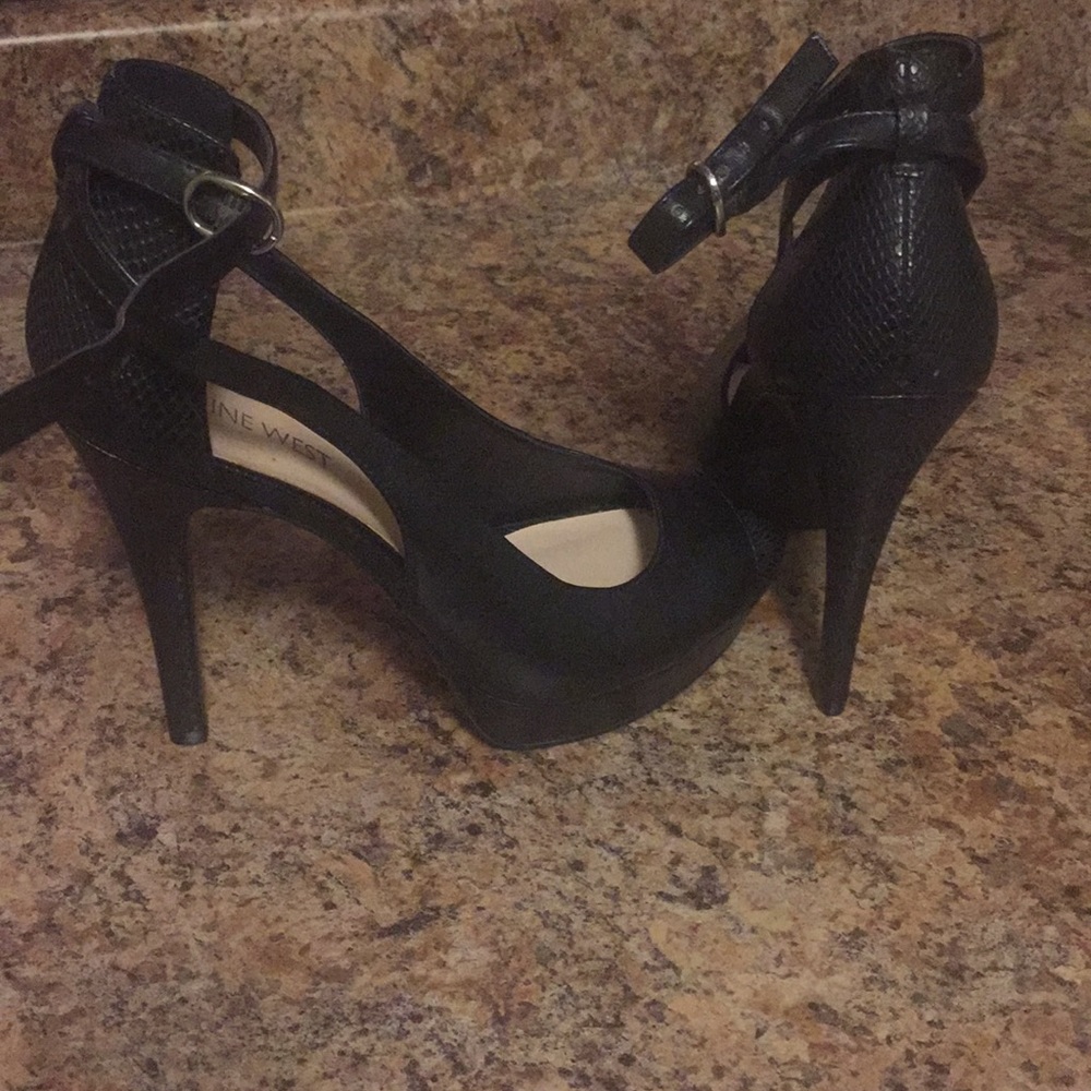 Heels - Picture 2 of 4
